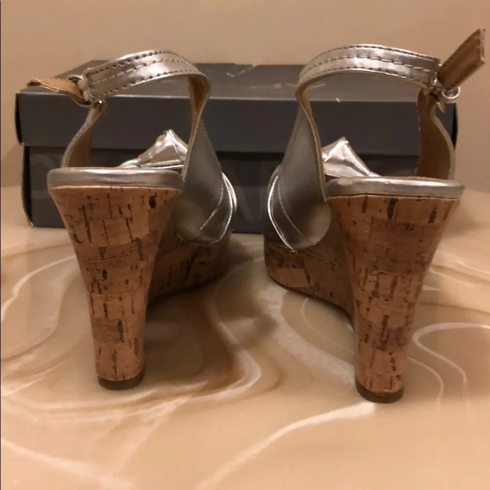 Apt. 9 Silver Metallic Peep Toe Slingback Cork Wedge Sandals Size 9